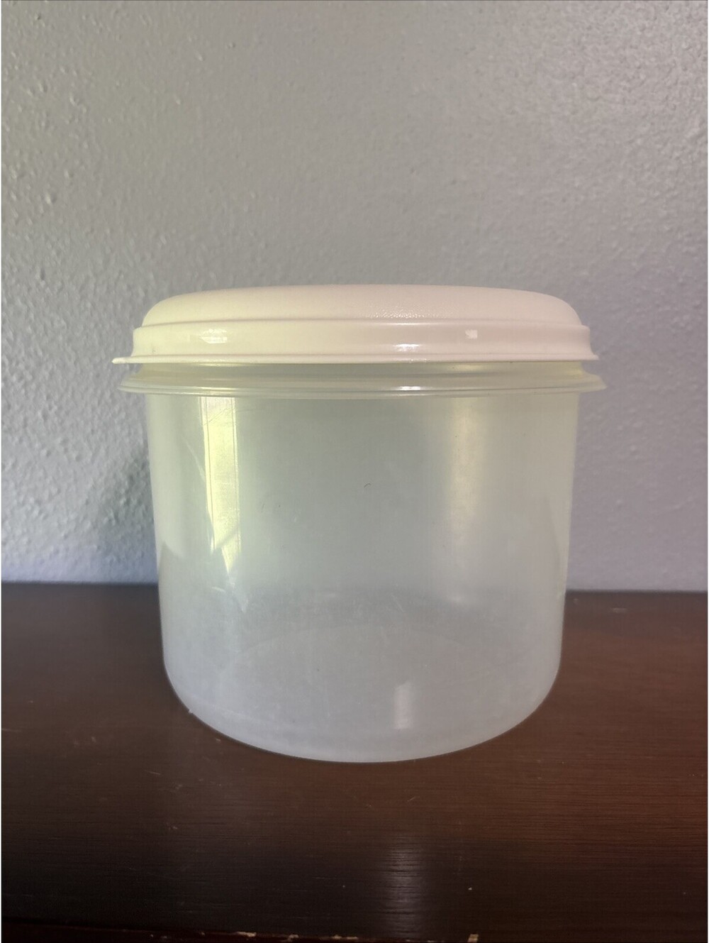 Rubbermaid 10 Cup Storage Container Food Storage Almond Top #9